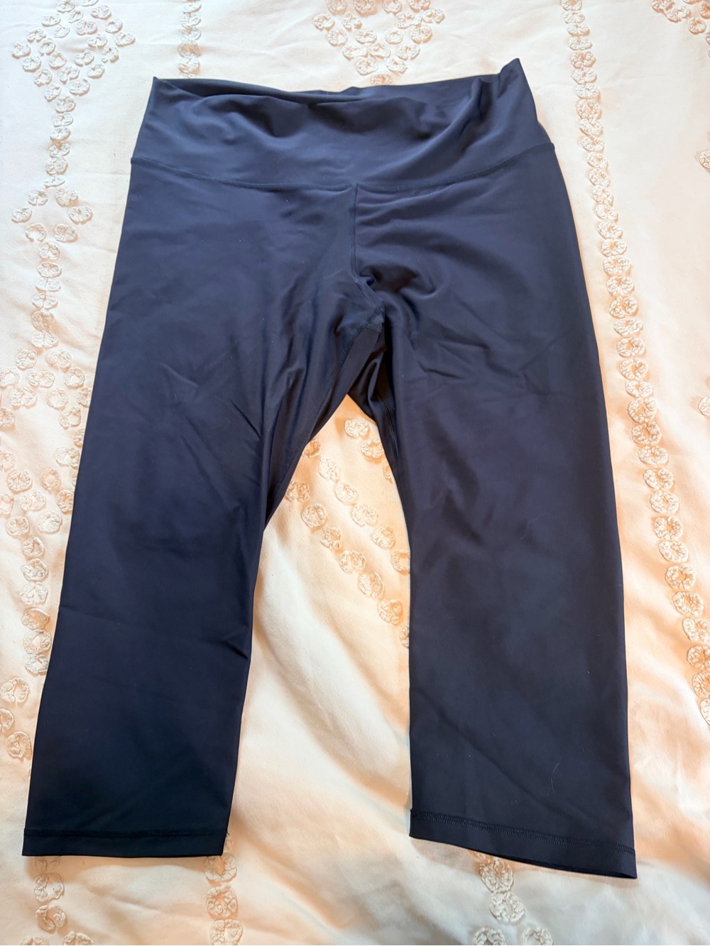 Old Navy Active Powersoft High Rise Go-Dry Capri Leggings | Black | 2X